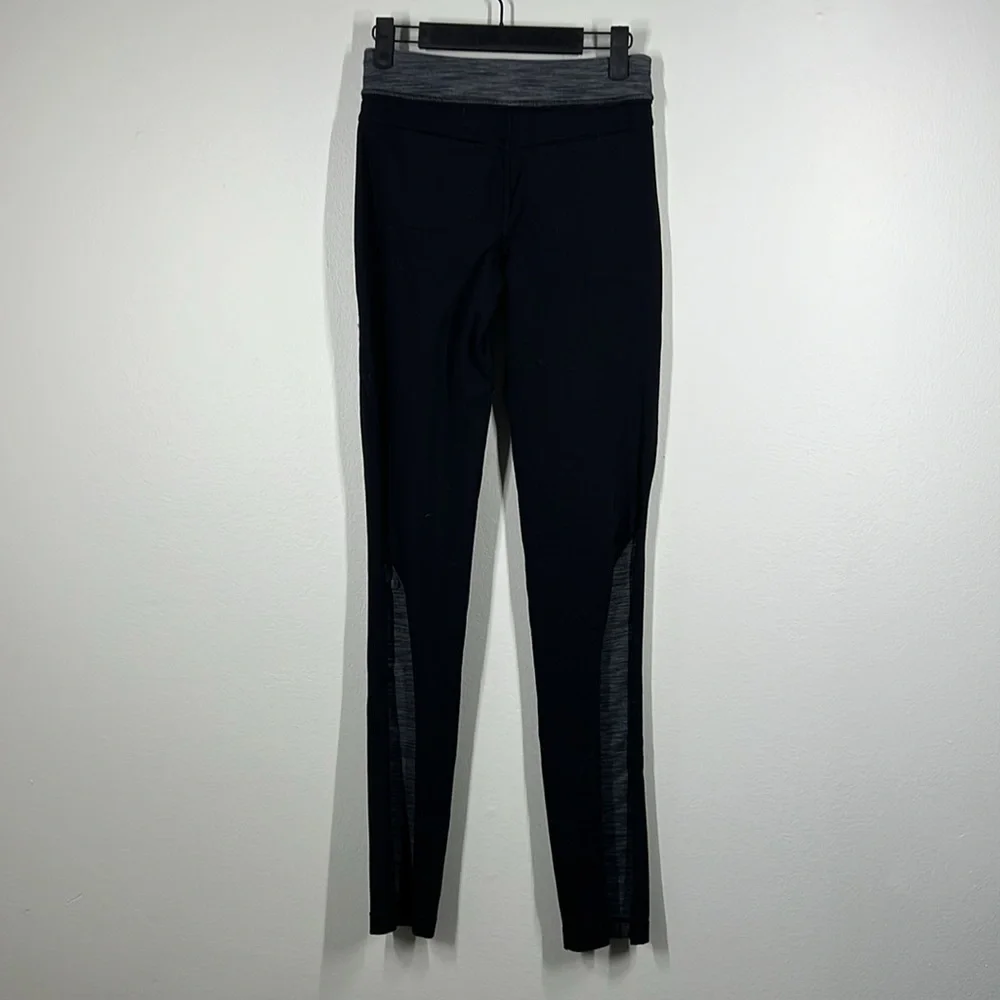 LuLu Lemon Black Leggings Size 4 Gray waistband